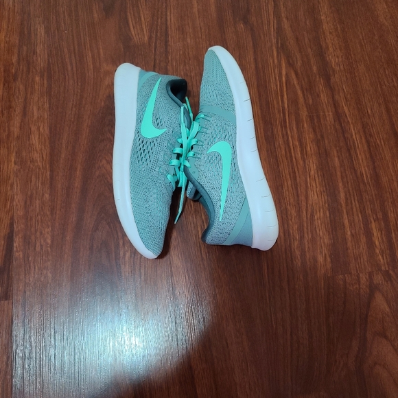 Nike free rn sneakers size 7 - Picture 4 of 5